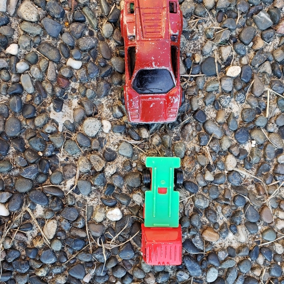 Lot of Two Diecast Classic Vintage Toy Cars, One Lamborghini, and One Ford Truck - Picture 4 of 5